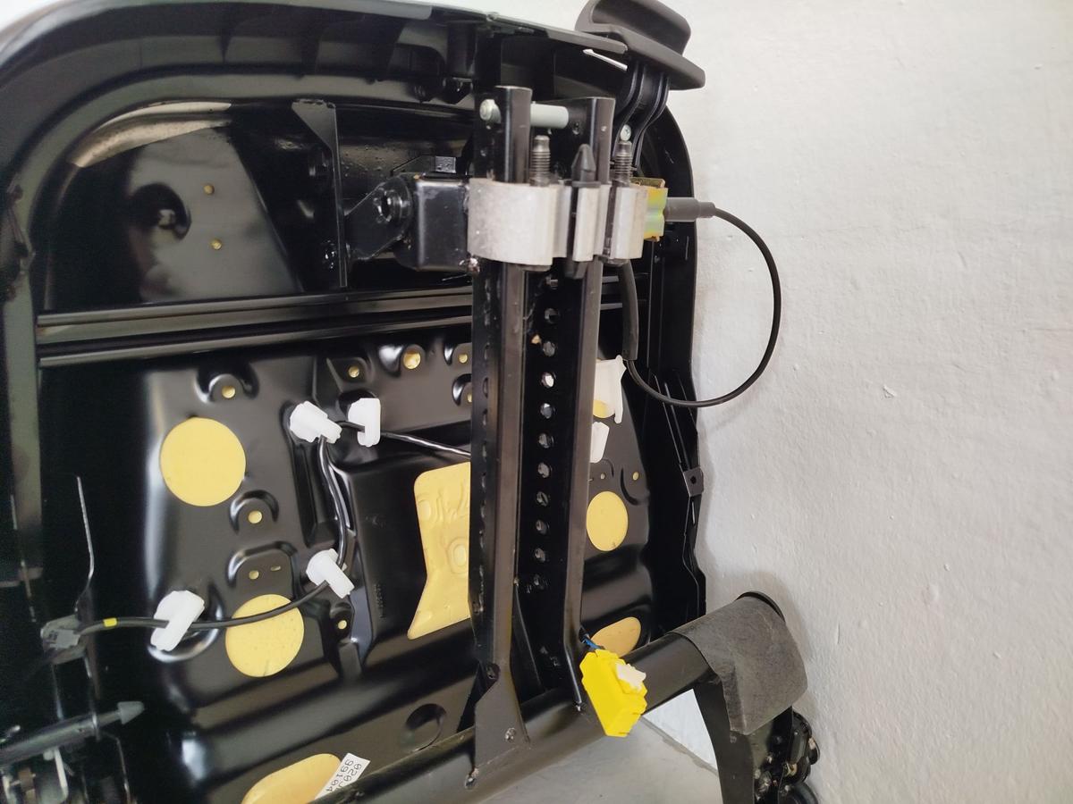 VW Golf 4 IV 1J Sitz vorn rechts Beifahrersitz Stoff ohne Heizung Autositz