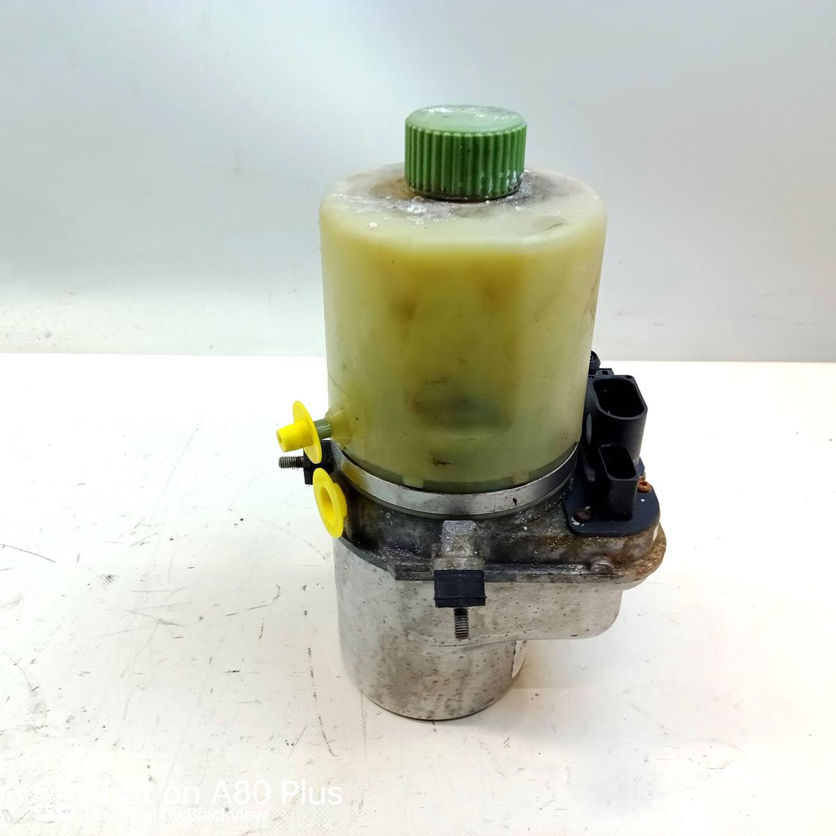 VW Polo 6R original Servopumpe TRW 6R0423156B elektrohydraulisch Bj.2010