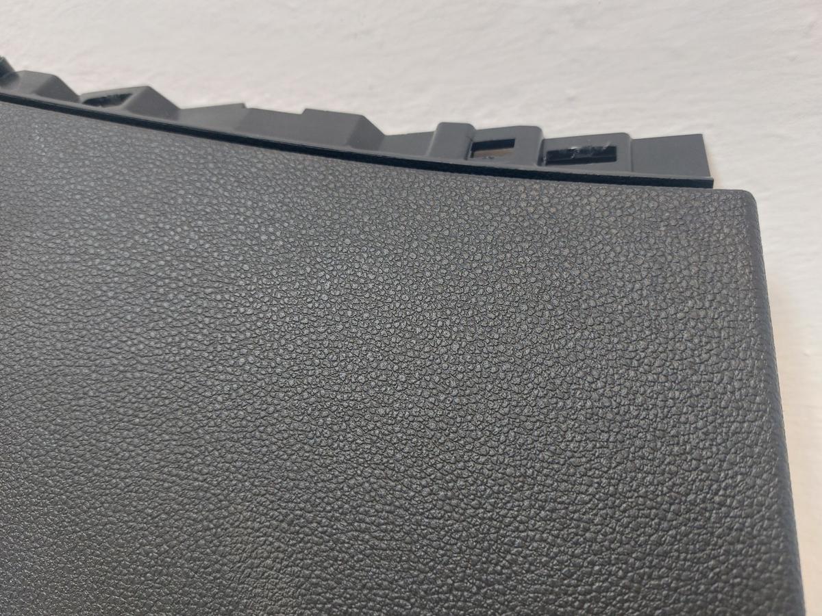 VW Golf 8 VIII CD Innenverkleidung Abdeckung Sicherungskasten Armaturenbrett