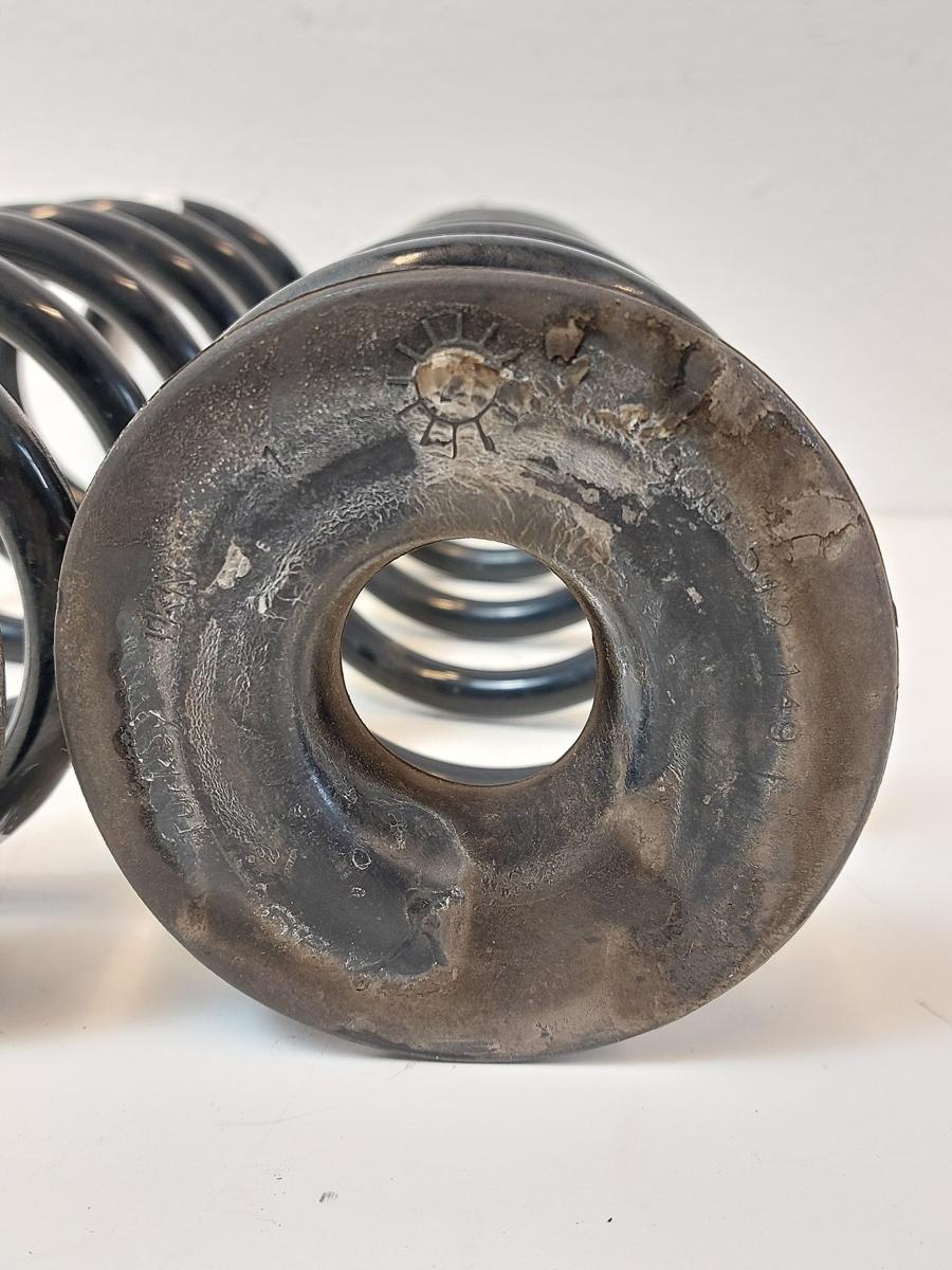 VW Golf 8 VIII CD Variant Satz Hinterachsfedern Federn hinten Kombi nicht Allrad