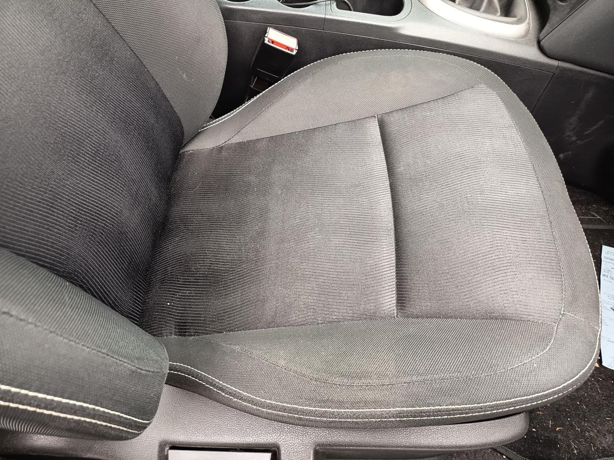 Nissan Qashqai original Sitz vorne rechts Beifahrer Stoff Baujahr 2013