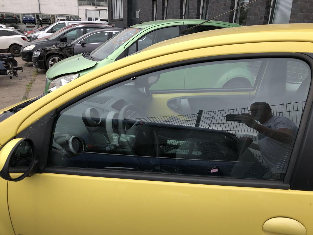 Peugeot 107 Typ P T&uuml;rscheibe vorn links Fahrert&uuml;r nur 3 t&uuml;rer Colorglas