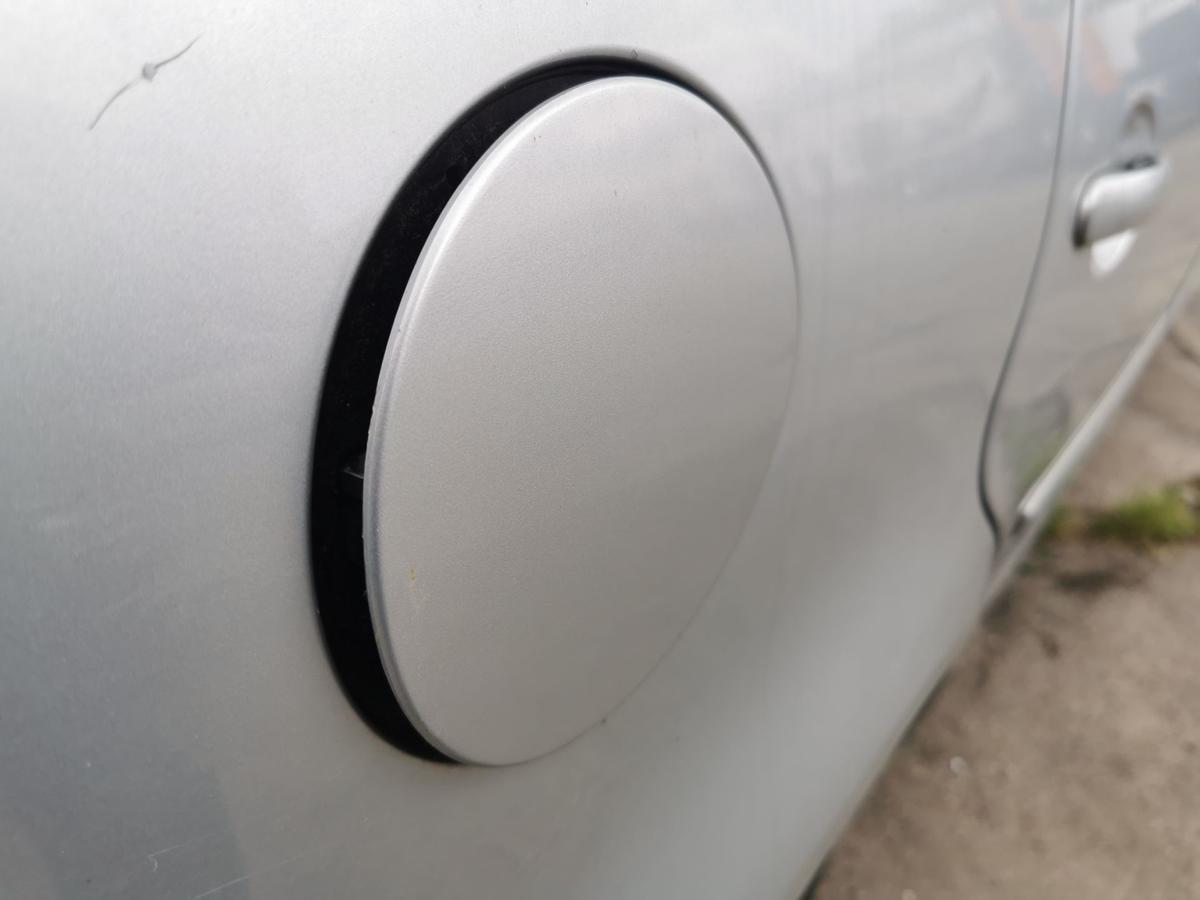 VW Polo 9N1 Tankklappe Tankdeckel Tankverschluss LA7W Reflexsilber Metallic