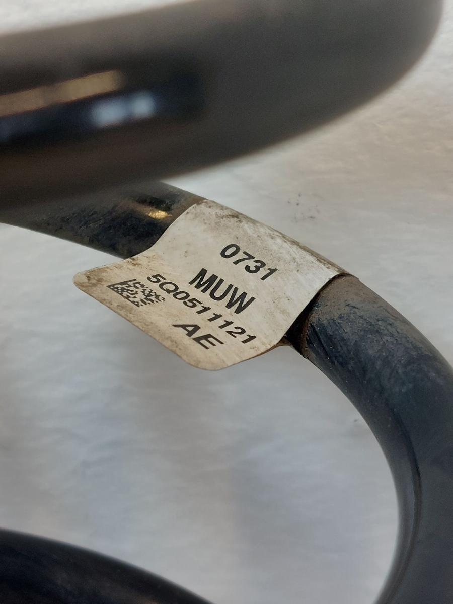 VW Golf 8 VIII CD Variant Satz Hinterachsfedern Federn hinten Kombi nicht Allrad