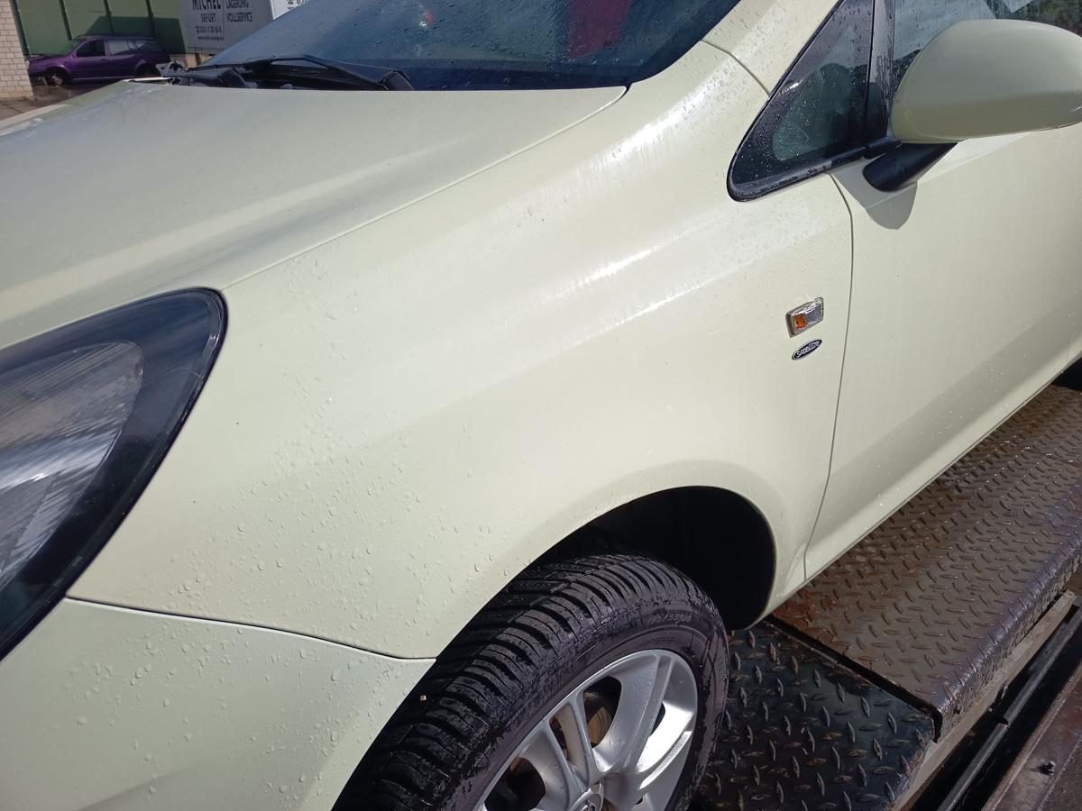 Opel Corsa D original Kotfl&uuml;gel links Seitenteil Z30R Guacamolewei&szlig; Bj 2012