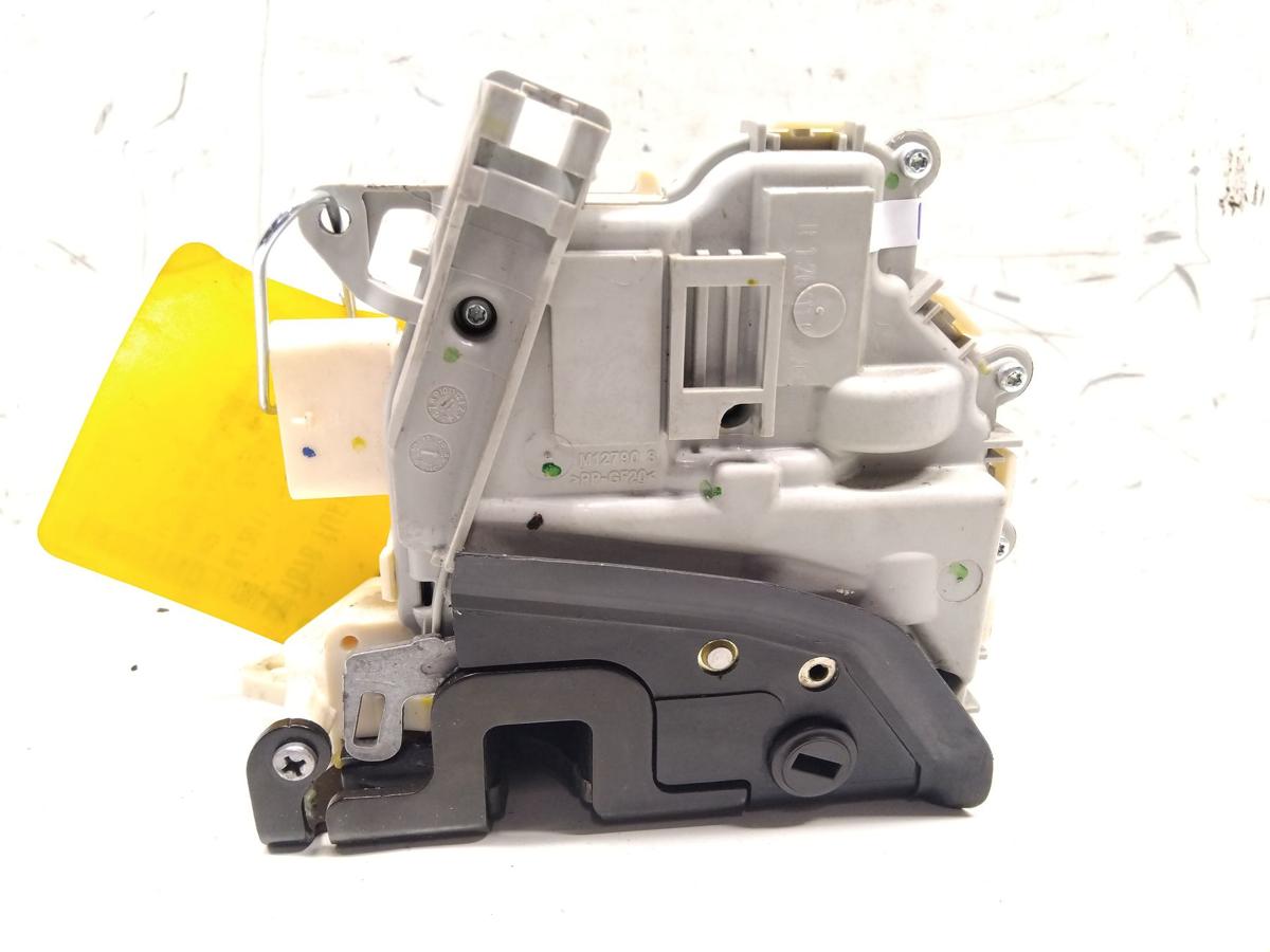 Audi A4 8K B8 original T&uuml;rschlo&szlig; hinten rechts mit Zentralverriegelung Bj.2011
