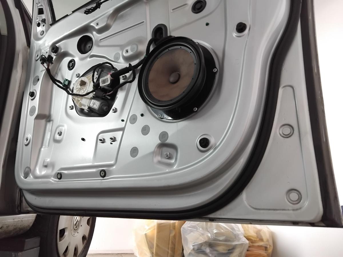 VW Golf Plus 5M Tür vorn rechts Beifahrertür reflexsilbermetallic LA7W BJ2005 VW Golf Plus 5M Tür vorn rechts Beifahrertür reflexsilbermetallic LA7W BJ2005