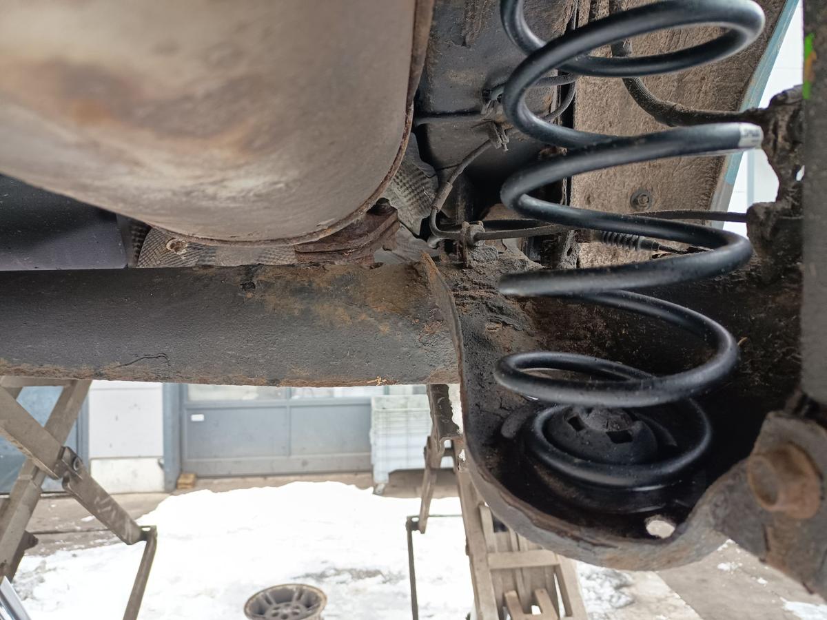 Mazda 2 DE original Hinterachse 1.4l 62kW Benzin Scheibe ABS Bj 2010