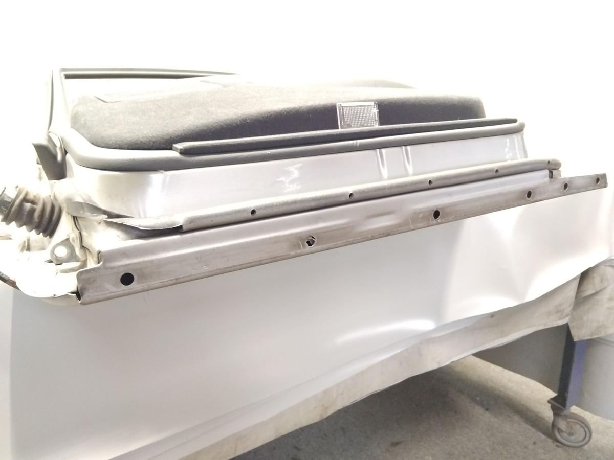 Mercedes E-Klasse Limo W210 T&uuml;r hinten rechts brillantsilbermetallic 744 Bj.1998