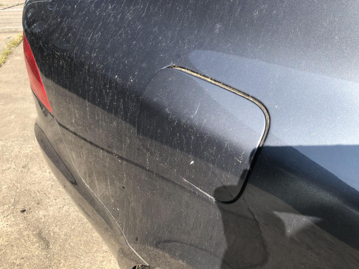 Skoda Superb 2 Typ 3T Tankklappe Tankdeckel Tankverschluss LF8J Anthrazitgrau