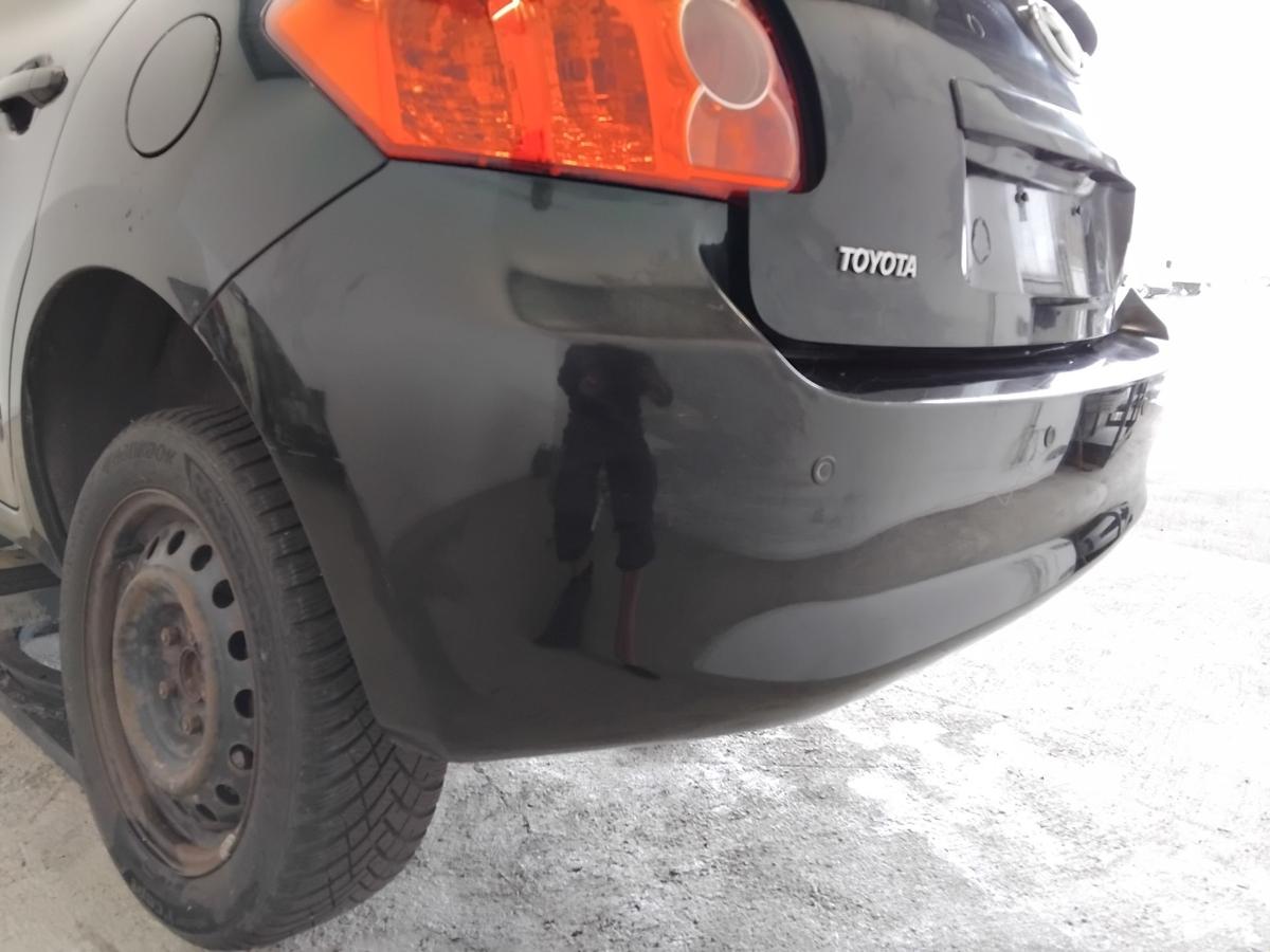 Toyota Auris E15 original Stoßstange Stossfänger hinten mit PDC BJ2008
