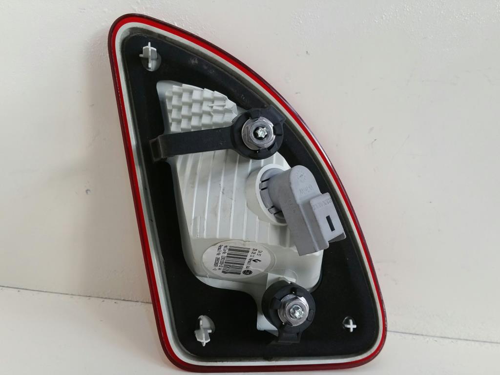 Renault Twingo 2 ab 2012 orig. Rückleuchte innen rechts 2655503882R HELLA