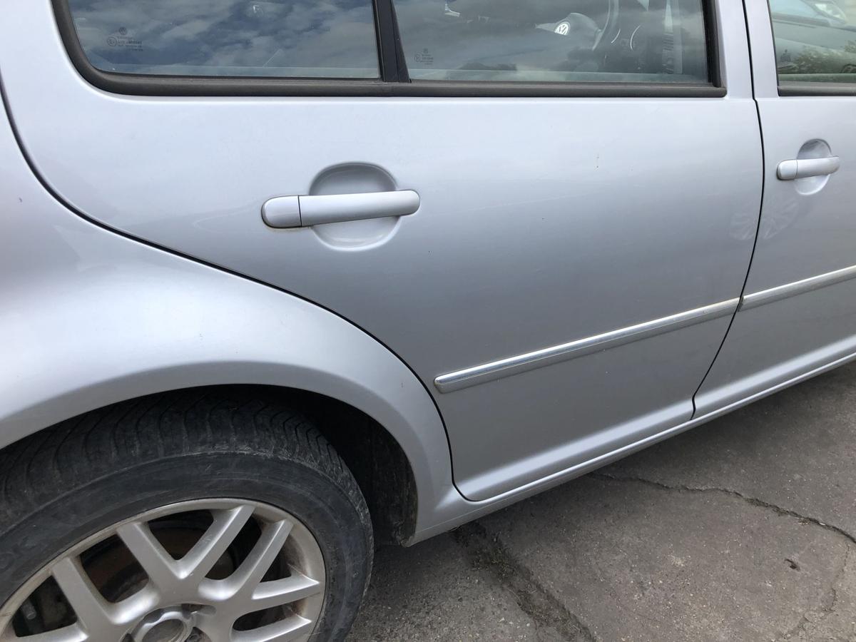 VW Bora 1J T&uuml;r hinten rechts Fondt&uuml;r nur Limo LA7W Reflexsilber Metallic Rohbau