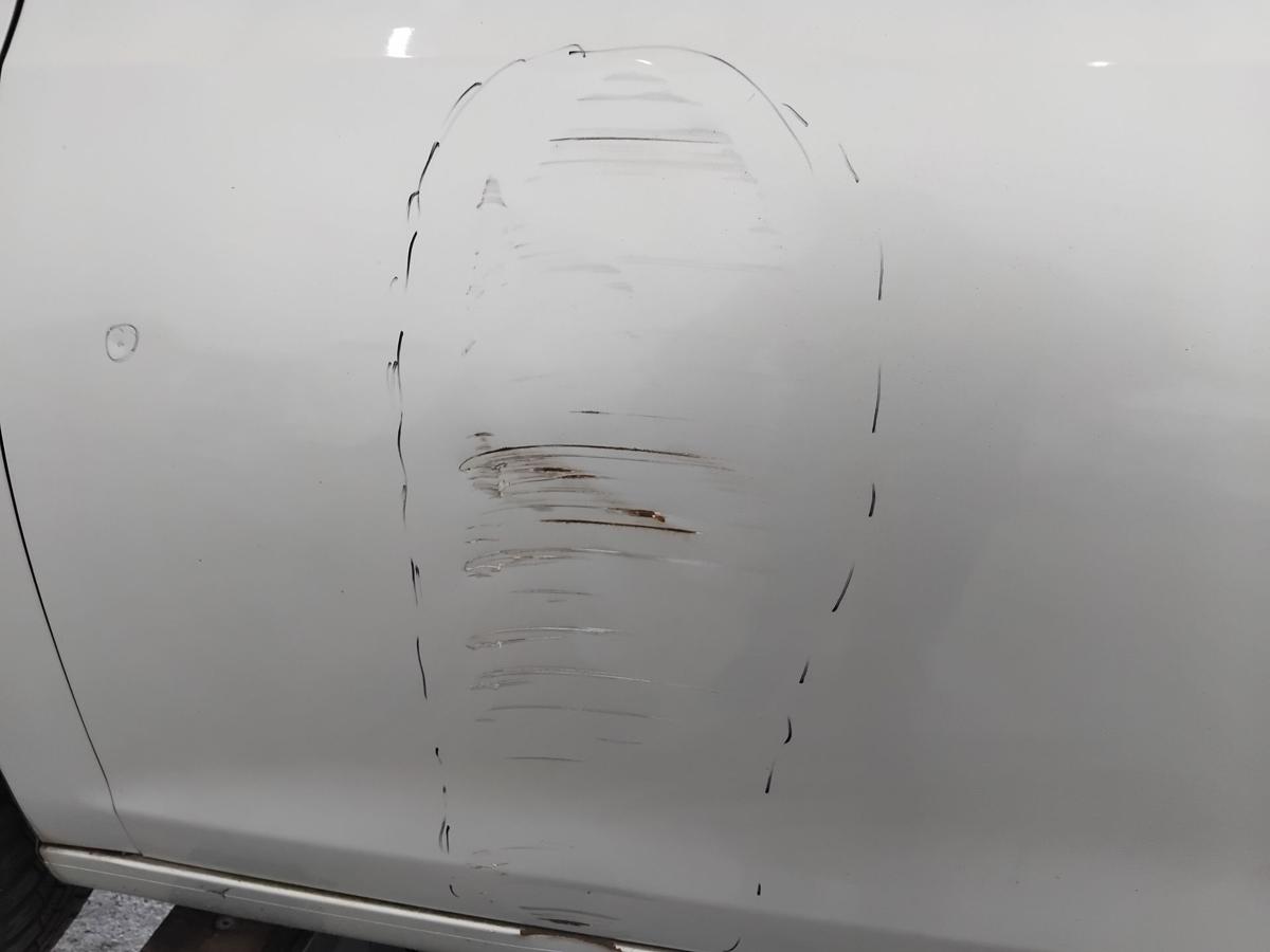 VW Golf 6 Tür links Fahrertür LA7W reflexsilber 3-Türer beschädigt BJ2009