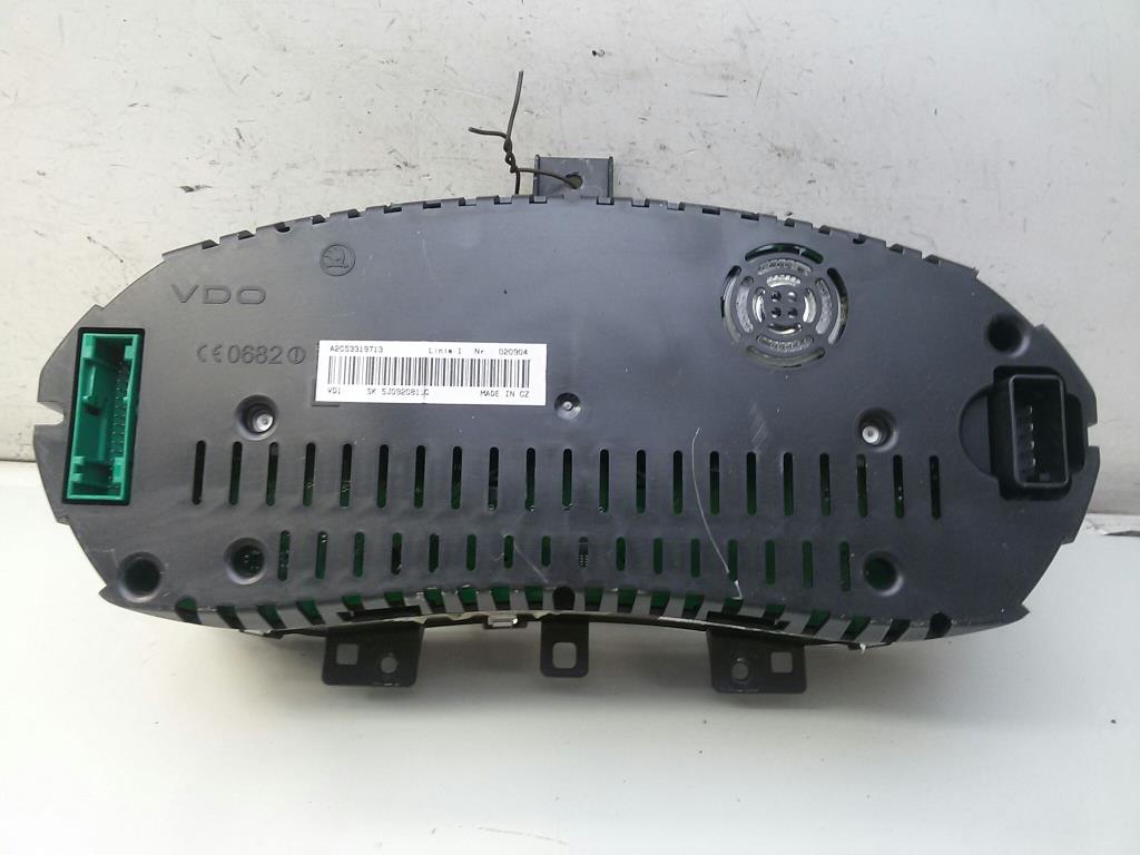 Skoda Fabia II BJ2008 Tacho Kombiinstrument 5J0920811C