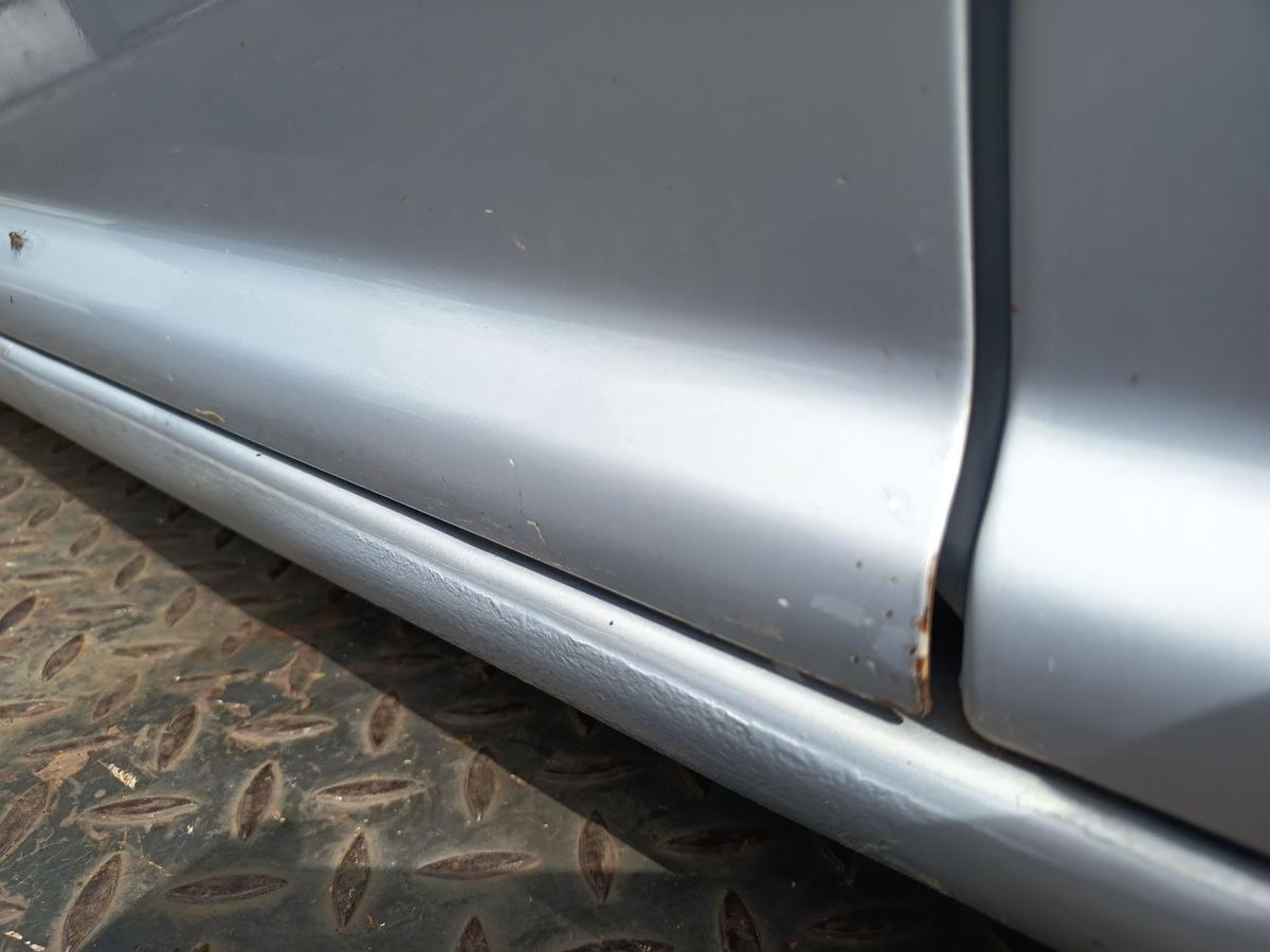VW Golf IV original T&uuml;r vorn links Fahrer Rohbau B7Z Satinsilber Bj 1998