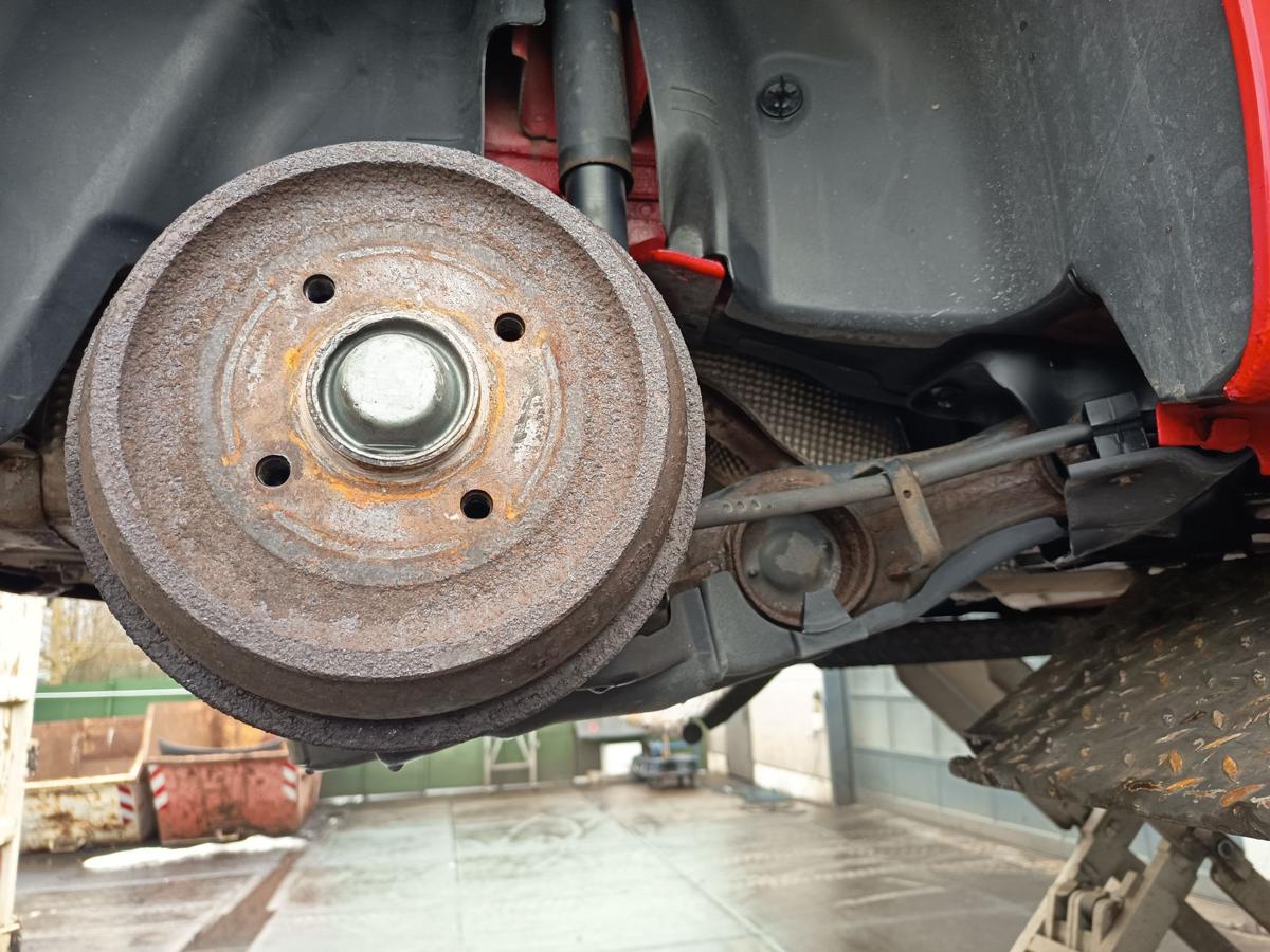 Peugeot 207 original Hinterachse trommelgebremst f&uuml;r 1,4l 70kW Benzin Bj 2010