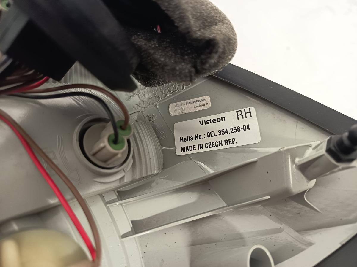 Skoda Fabia II 5J Limo Bj 2007 vor Facelift original Rückleuchte rechts