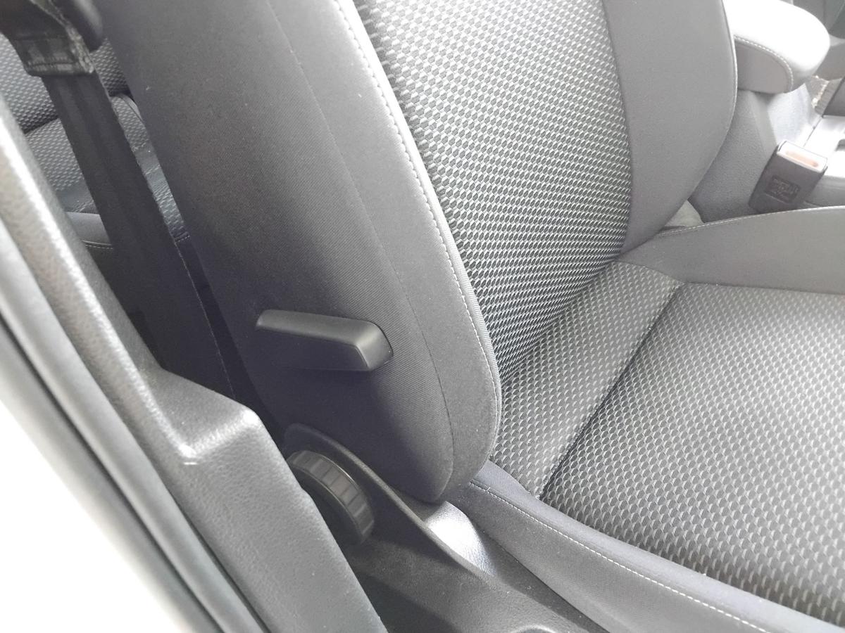 VW Golf 7 orig Sitz vorn rechts Beifahrersitz Stoff dunkelgrau 5t&uuml;rig BJ2019