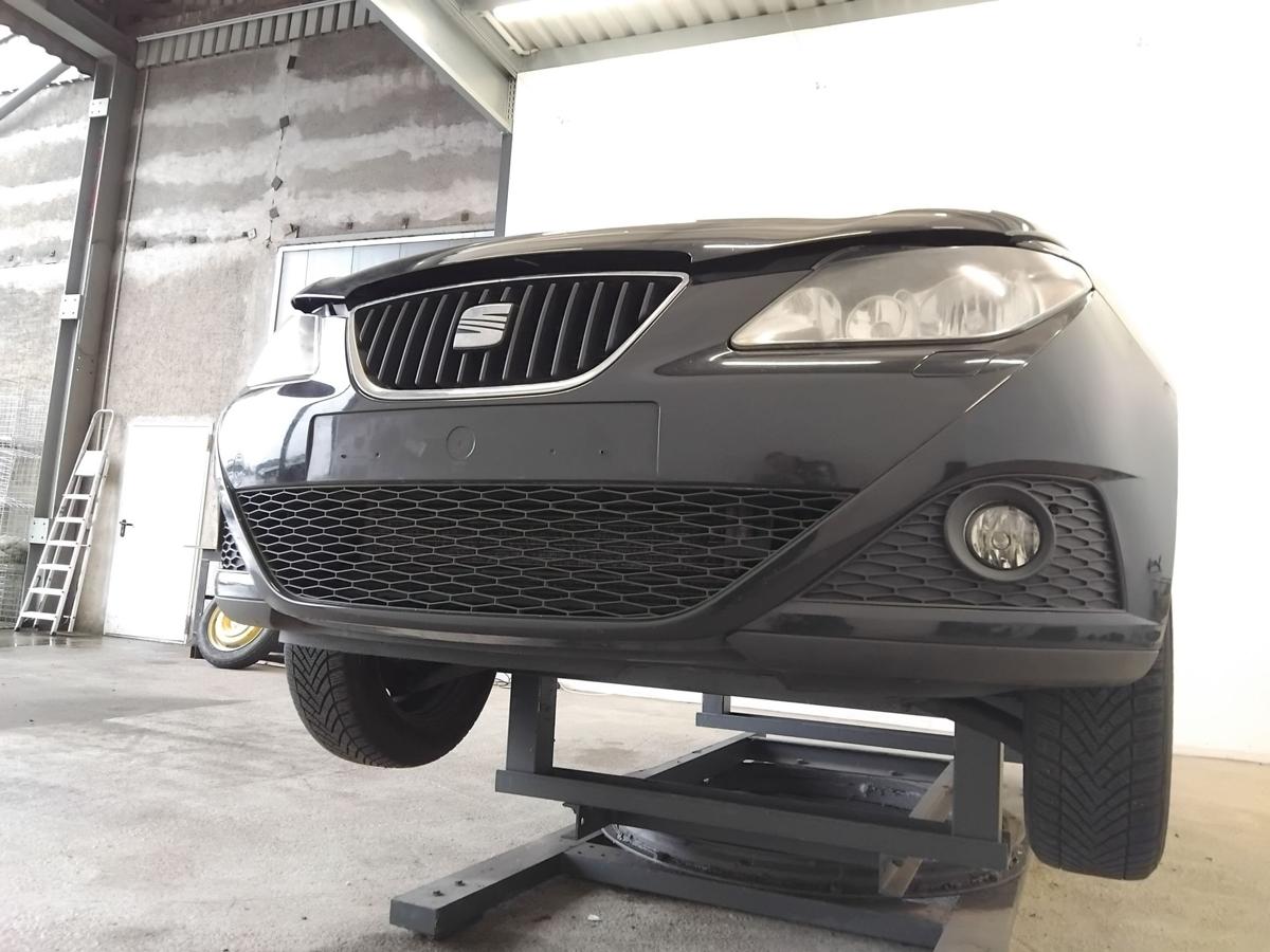 Seat Ibiza ST Kombi 6J original Sto&szlig;f&auml;nger Sto&szlig;stange vorn SRA BJ2012 LZ9Y phantomschwarz