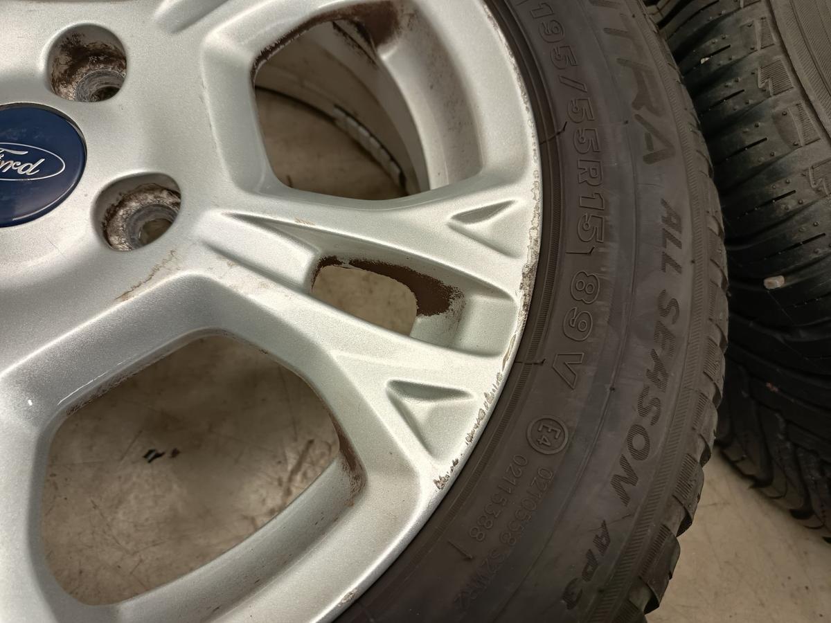 Ford Fiesta VI original Alufelgensatz mit Allwetterreifen 195/55 R15 Bj 2013
