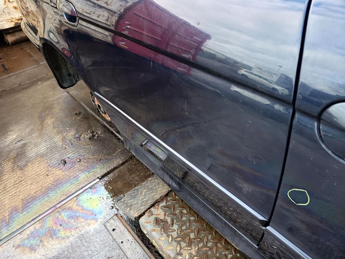 BMW E39 Touring original T&uuml;r hinten rechts Fond 317/5 Orientblau Bj 2003