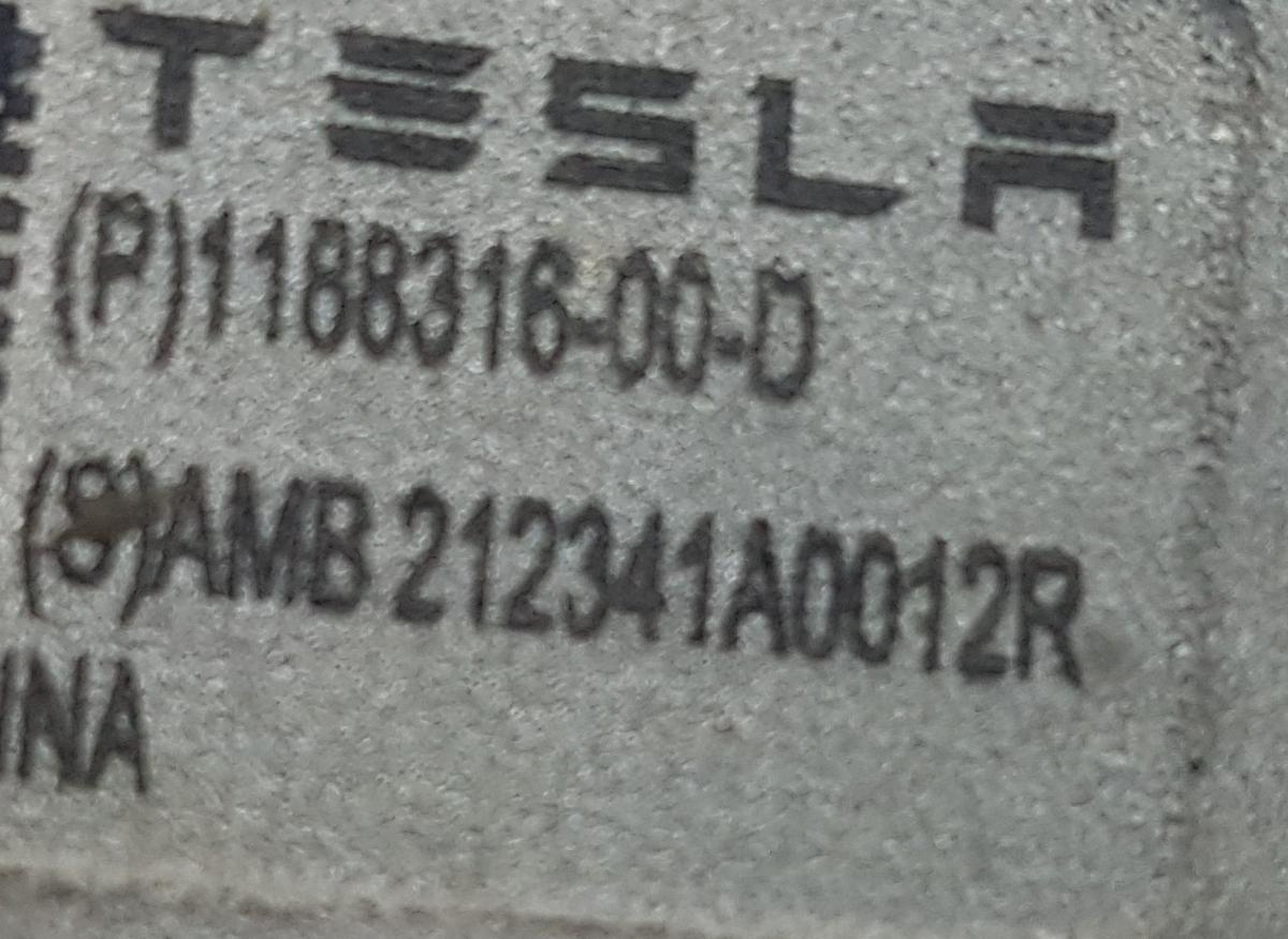 Tesla Model Y Achsschenkel vorn rechts Bj2022 355x25mm Dualmotor Performance