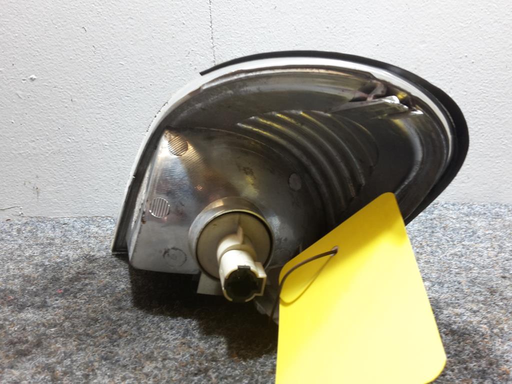 Nissan Almera N16 BJ 2001 Blinker vorn links Blinkleuchte Valeo 00-02