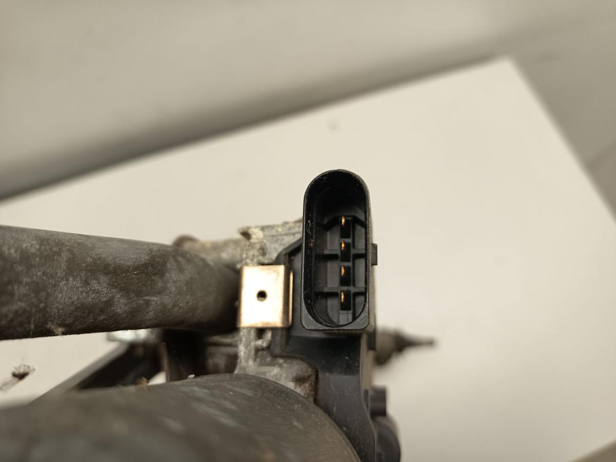 Audi A3 8P original Wischermotor vorne mit Gest&auml;nge Baujahr 2005