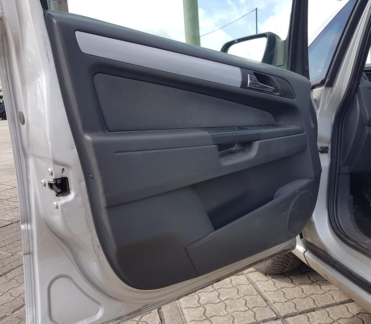 Opel Zafira B T&uuml;r vorn links in 2AU Starsilber III Bj2006