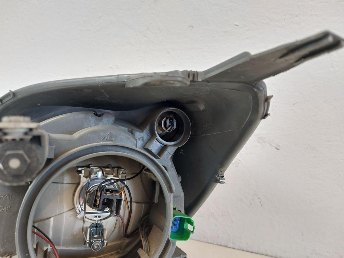 Ford Fiesta JD3 JH1 Scheinwerfer rechts Frontscheinwerfer Lampe hinten Halogen