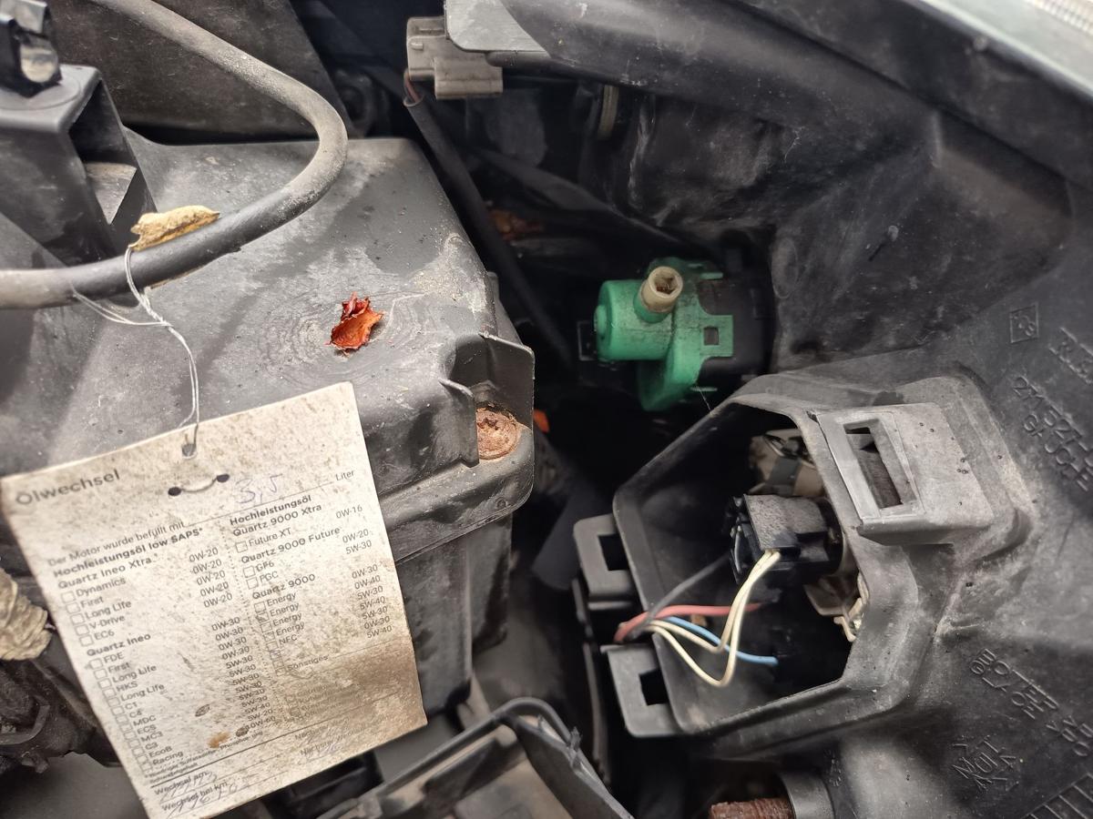 Renault Twingo II original Hauptscheinwerfer links Halogen Frontlicht Bj 2011