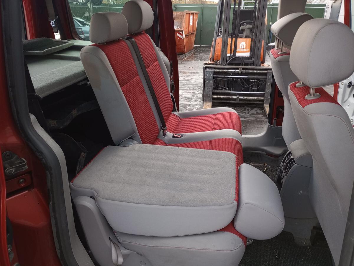 VW Caddy III 2K Life orig Rücksitz Bank geteilt klappbar Stoff rot hellgrau Bj 2006