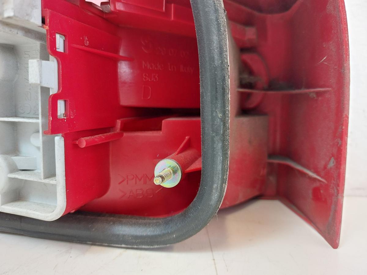 Audi A3 8L R&uuml;ckleuchte Schlussleuchte hinten rechts OE 3 T&uuml;rer bis Bj 2000