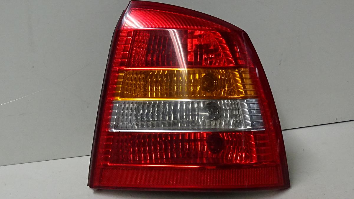 Opel Astra G Bj2002 Rückleuchte Rücklicht rechts 90521544 rot gelb 3 und 5 Türig