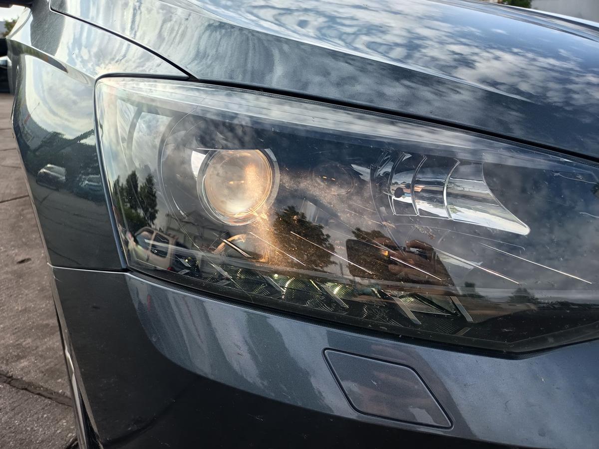 Skoda Fabia III NJ original Hauptscheinwerfer rechts Halogen Frontlicht Bj 2015