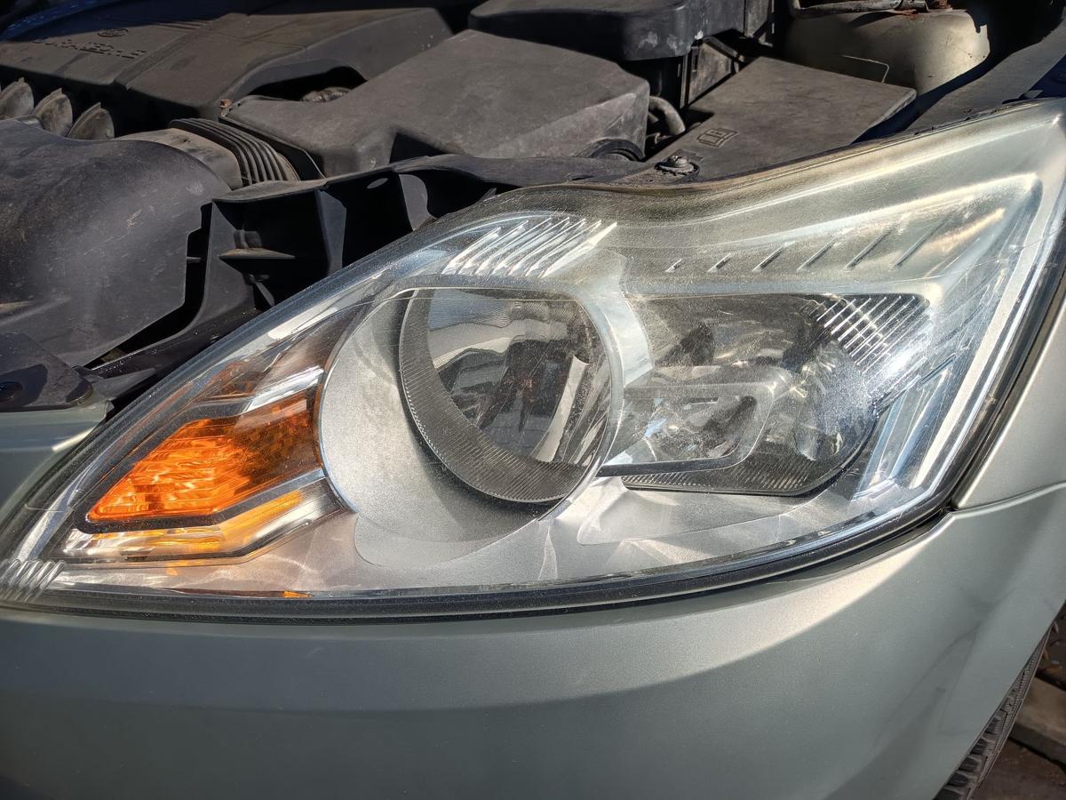 Ford Focus II original Scheinwerfer links Halogen Haupt Licht Front Bj 2009