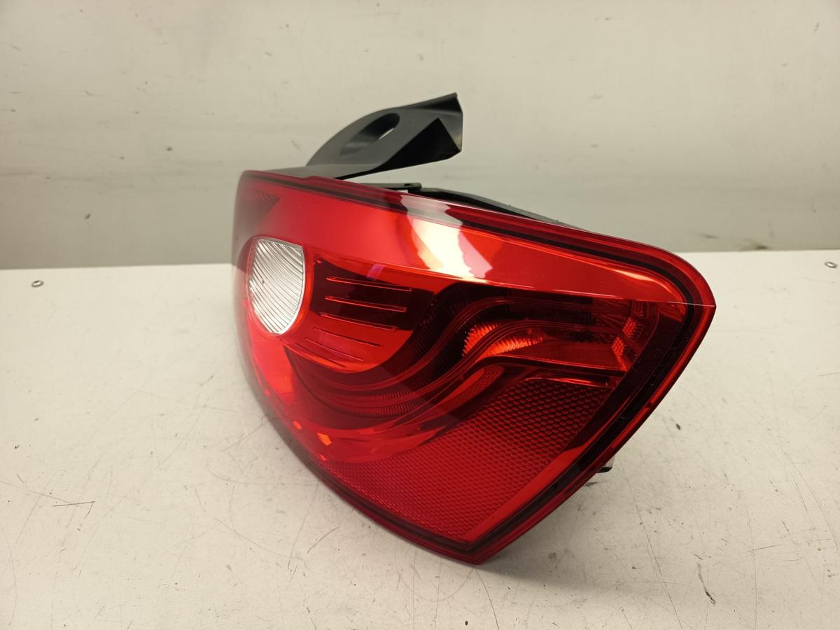 Seat Ibiza IV 6J 5t&uuml;rer original R&uuml;ckleuchte rechts Heckschlusslicht Bj 2015