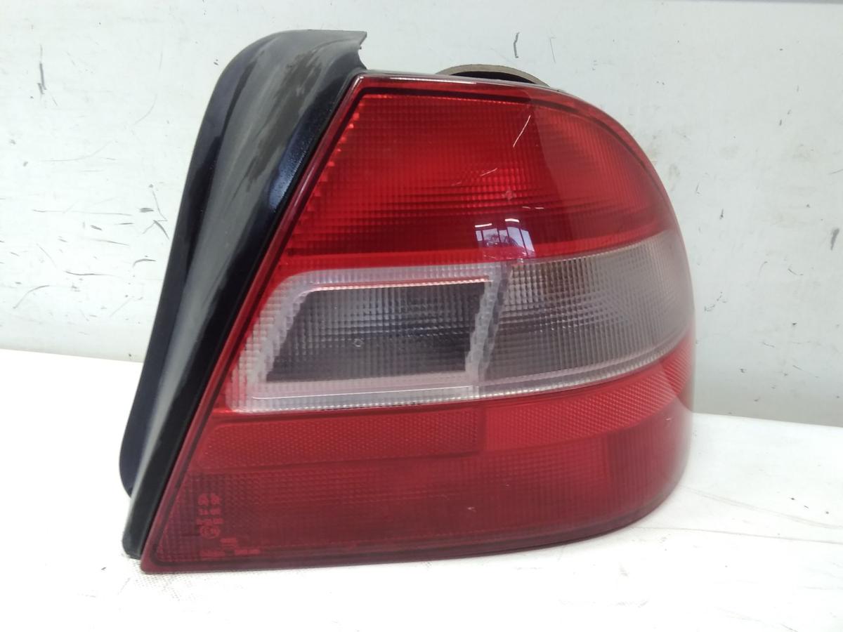 Honda Civic MB2 orig.R&uuml;ckleuchte Heckleuchte rechts 5trg.Flie&szlig;heck Facelift BJ98