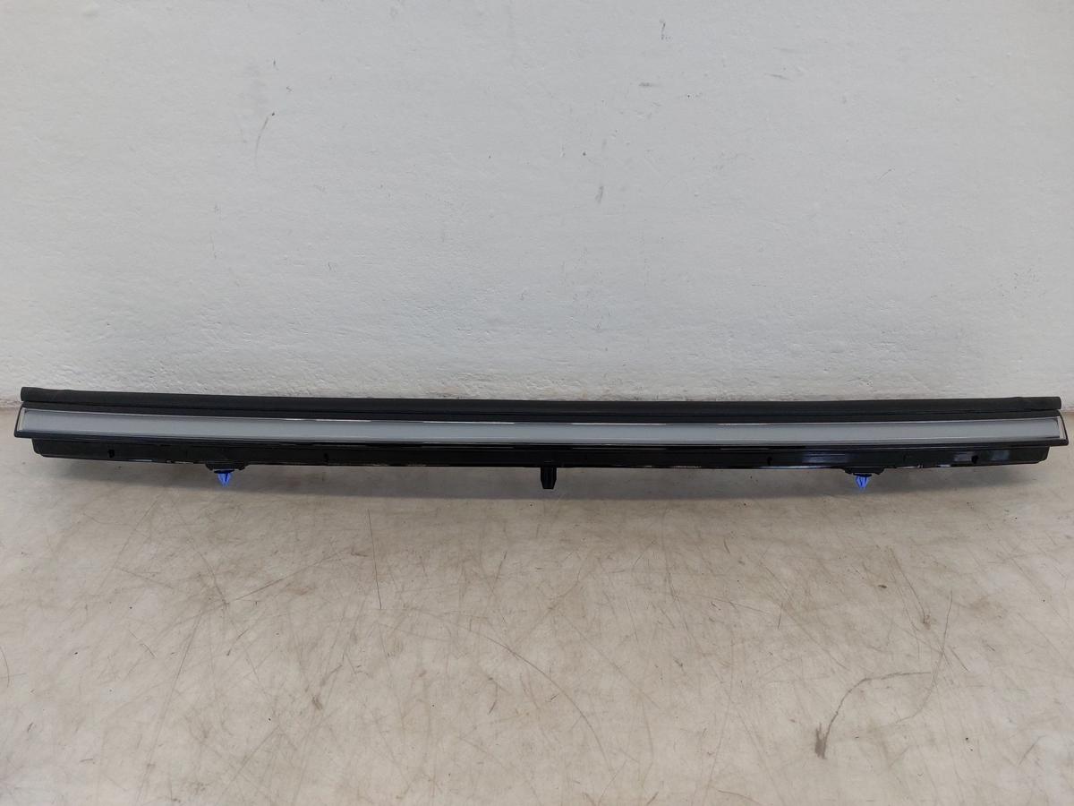 Tesla Model Y Juniper Leuchtband Leuchte vorn Mitte Sto&szlig;f&auml;nger LED OEM Hella