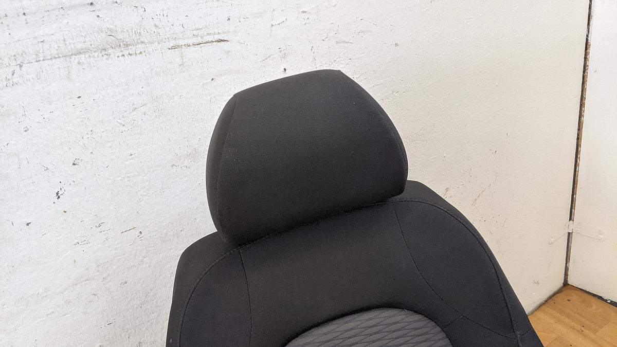 Seat Ibiza 6J Sitz vorn rechts Beifahrersitz Stoff Heizung 5 t&uuml;rer