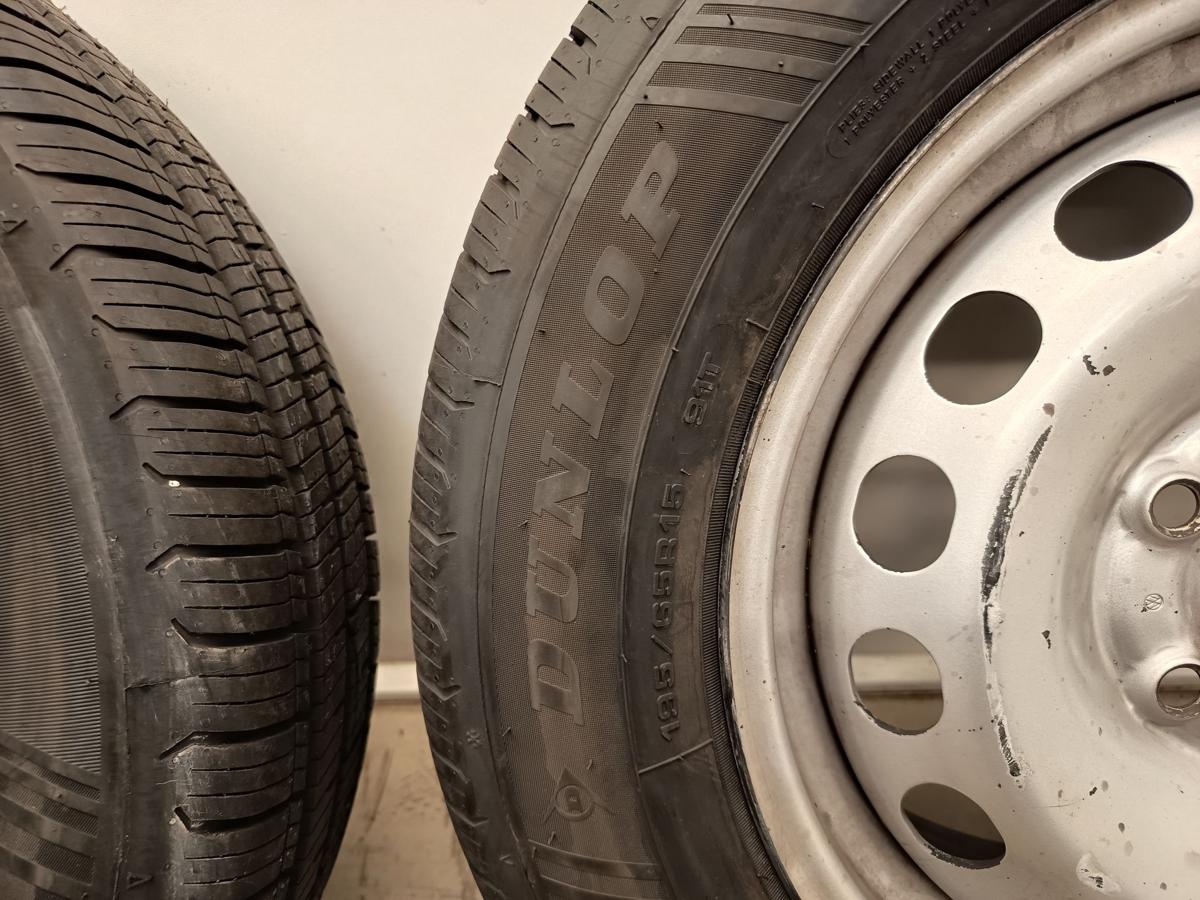 Satz VW Caddy Stahlfelgen mit Sommerreifen Dunlop 195/65R15 91T DOT 24