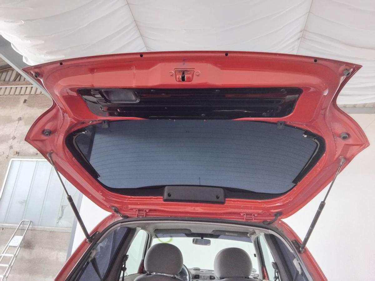 Nissan Micra K11 Heckklappe mit Heckscheibe 2. Faceliftmodell BJ2001 mit Spoiler