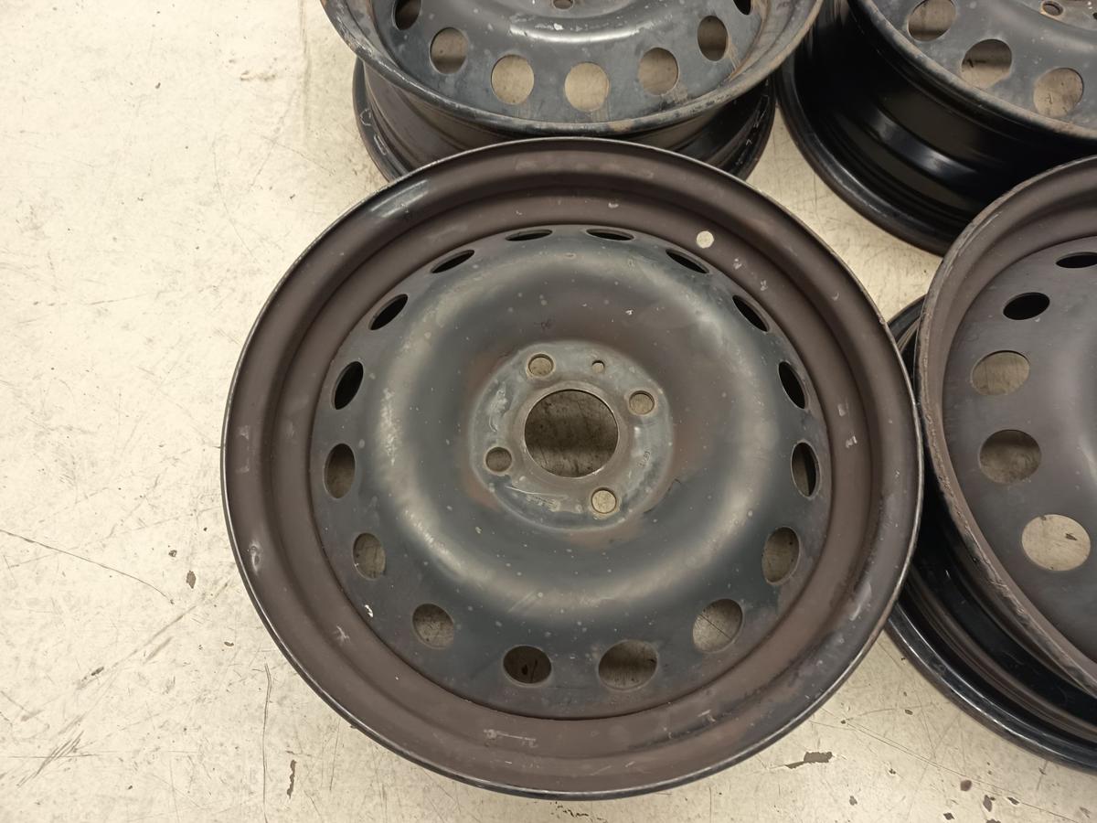 Renault Clio III Bj 2012 original Satz Stahlfelgen 5,5x15 ET 43 515020