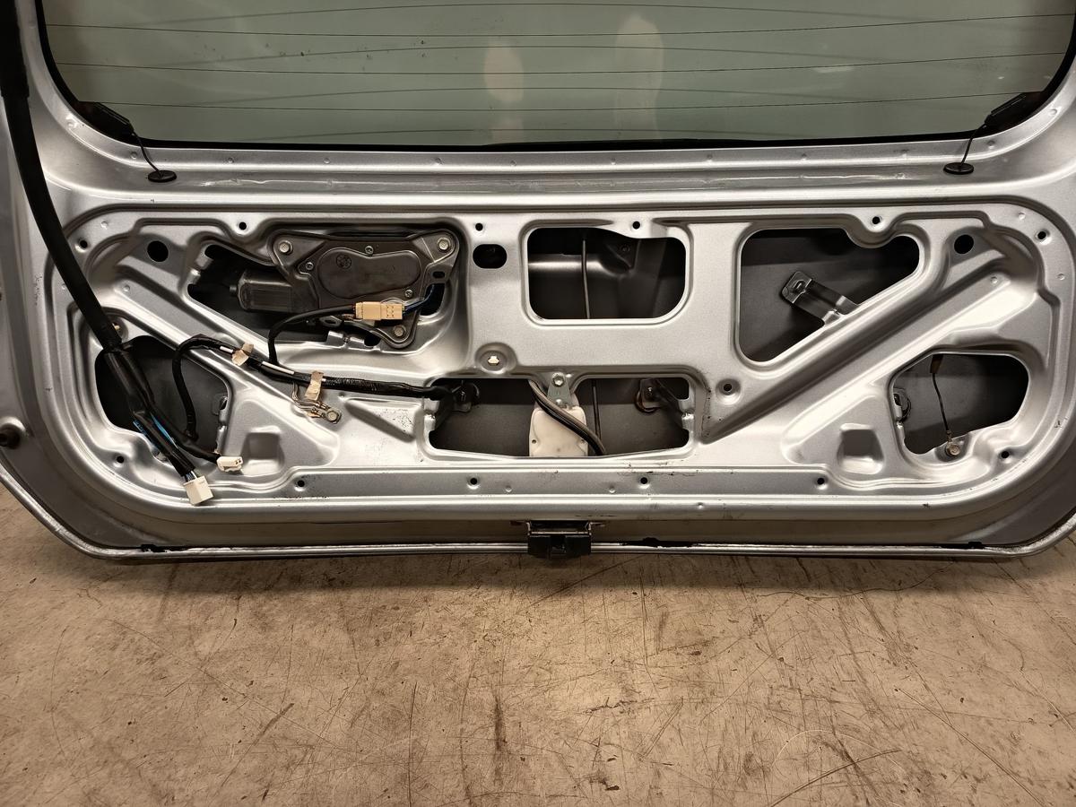Subaru Justy M300 original Heckklappe mit Scheibe S28 Silber Baujahr 2010