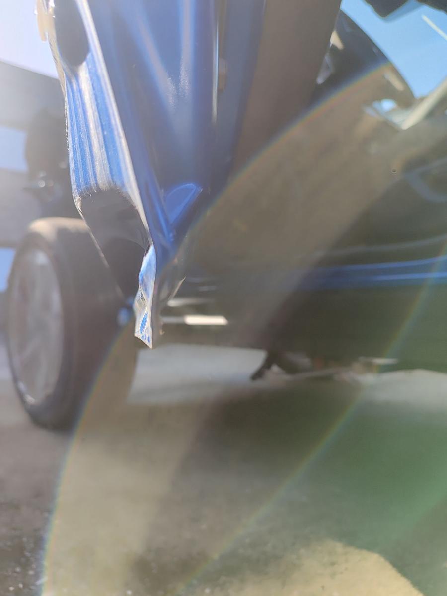 Mitsubishi Eclipse Cross original T&uuml;r Fahrert&uuml;r links vorn D06B blau T&uuml;rscheibe