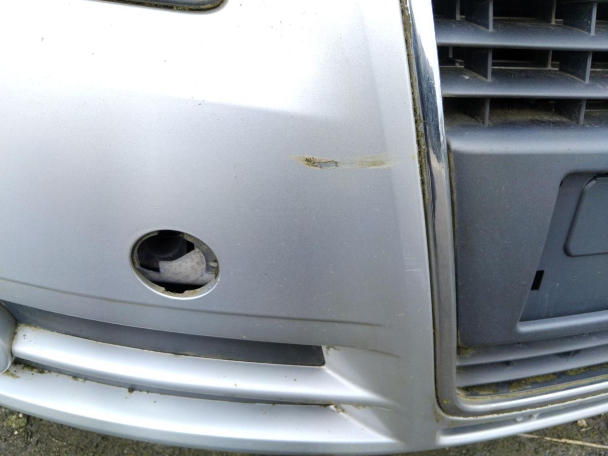 Audi A4 8E B7 original Stoßfänger Stoßstange vorn SRA lichtsilber LY7W BJ2006