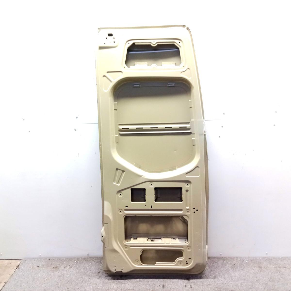 Mercedes Sprinter 907 Heckfl&uuml;gelt&uuml;r links besch&auml;digt Bj.2020