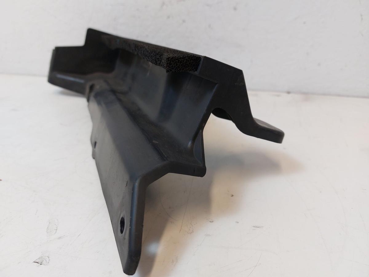 Hyundai i30 PD Mild Hybrid Luftf&uuml;hrung vorn Schlosstr&auml;ger Plastikluftleitblech