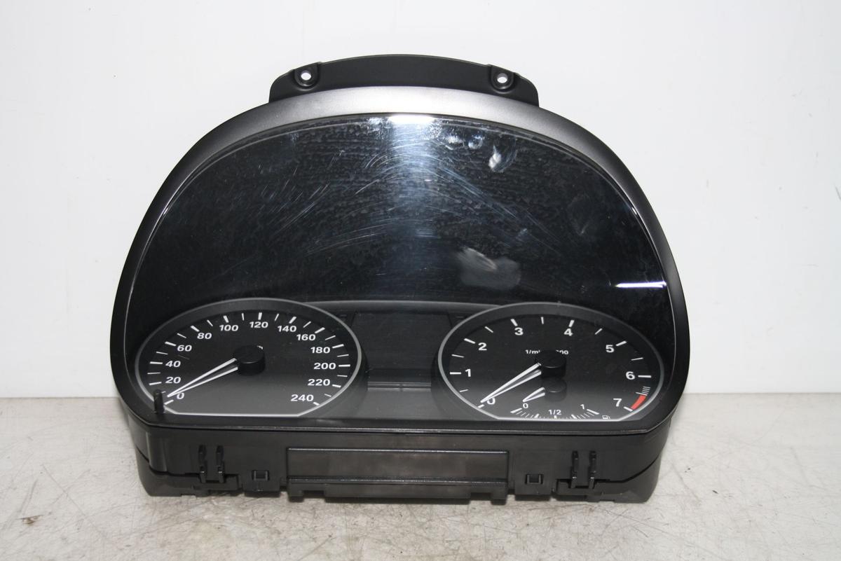 BMW 1er E87 orig Kombiinstrument Tacho Benzin 102493285 Bj 2008